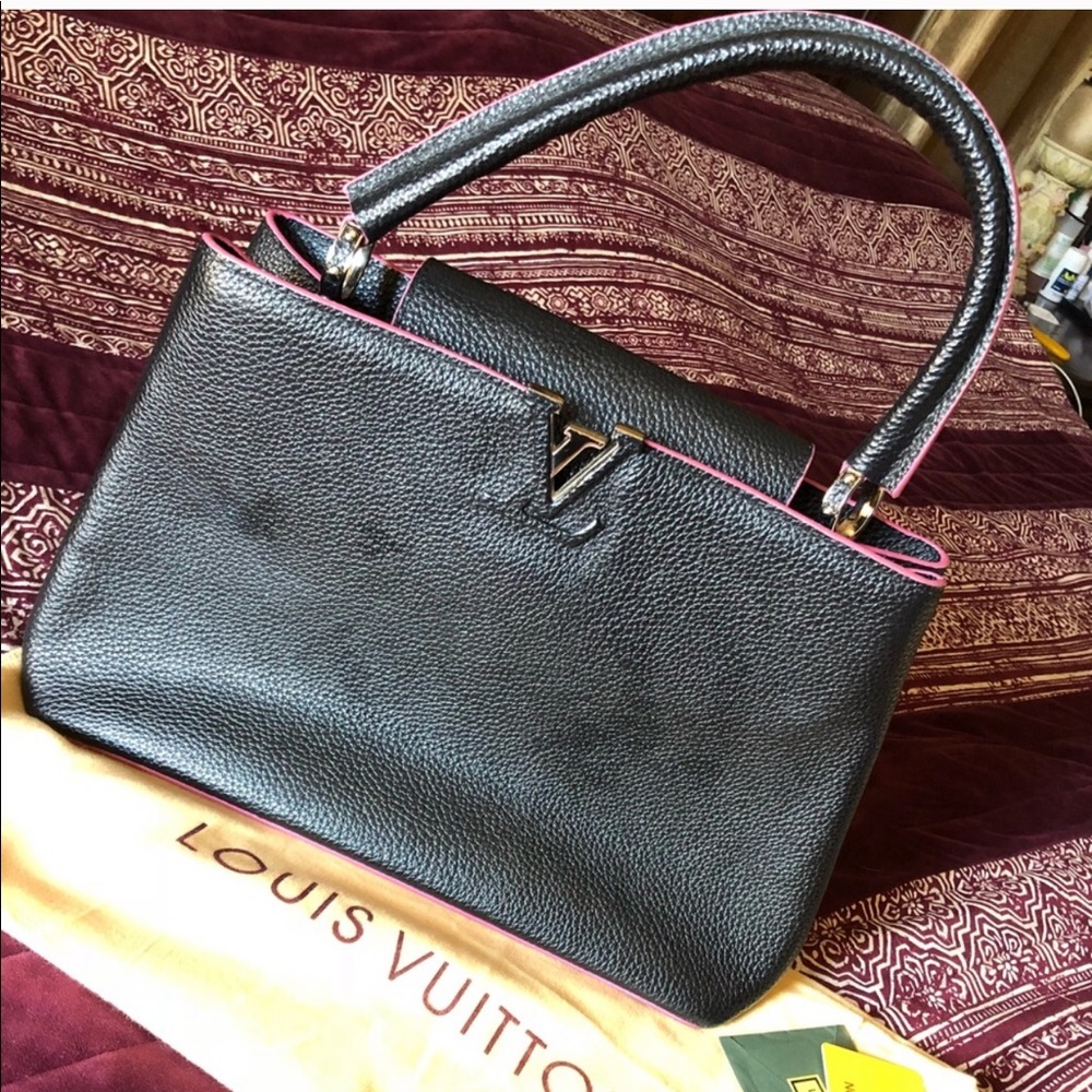 LOUIS VUITTON CAPUCINES PM BLACK